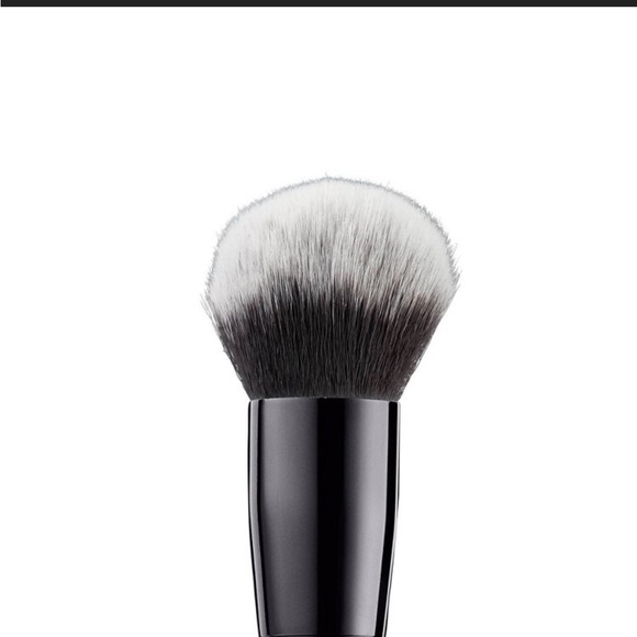 🌻3/$20 🆕 ELF Cosmetics Selfie Ready Foundation Blurring Brush, Makeup Brush - Picture 4 of 7